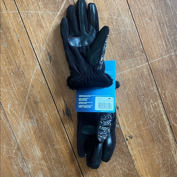 Isotoner SmartDRI Black and Gray Patterned Gloves - Picture 3 of 3